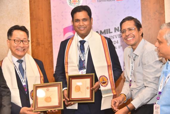 Hyundai Motor India & IIT Madras sign MoU at Global Investors Meet to establish 'Hydrogen Valley Innovation Hub' Hyundai Motor India & IIT Madras sign MoU at Global Investors Meet to establish 'Hydrogen Valley Innovation Hub'