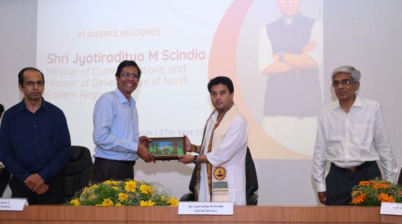 Shri Jyotiraditya M Scindia, Hon’ble Communications Minister, visits 5G Testbed at IIT Madras Shri Jyotiraditya M Scindia, Hon’ble Communications Minister, visits 5G Testbed at IIT Madras